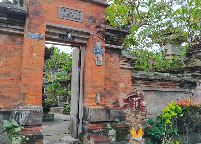 Umah 38 *